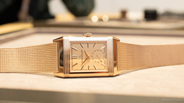 Ezt a Reverso-dolgot nagyon érti a Jaeger-LeCoultre. Különösebben nem tud megújulni, de ami az 1930-as évek óta alig változott, annak nem is lehet ez a motiváció.
https://kronometer.hu/2025/04/20/jaeger-lecoultre-reverso-rose-gold-jlc/